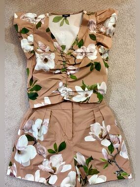 Express Floral Ruched V-Neck Top & Shorts Set